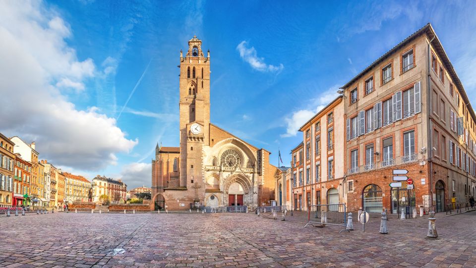 Toulouse: Highlights Self-Guided Scavenger Hunt & Tour - Experience