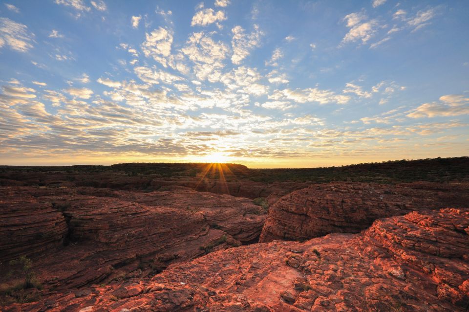 Uluru: Guided Trek of Ulurus Base in a Small Group - Tour Experience