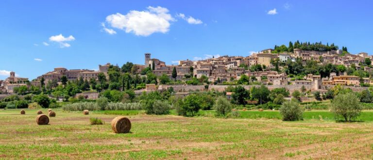 Umbria: Spello to Assisi Trekking on Mount Subasio + Lunch