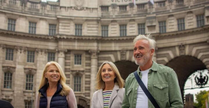 Westminster to Tower Bridge Customized Tour With a Local - Tour Description