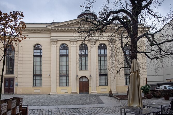 Wroclaw Jewish Quarter Private Guided Tour With Synagogue - Logistics and Meeting Point