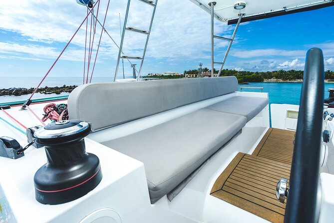 5-Hour Private 45 Luxury Catamaran 2-Stop Tour W/ Food, Open Bar & Snorkeling - Food and Beverage Offerings
