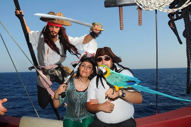 Alanya Pirate Boat Trip With Unlimited Drinks & Lunch - Dining Experience