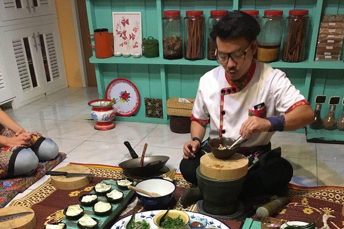 Bangkok: Silom Thai Cooking Class With Market Tour - Instructor and Culinary Experience