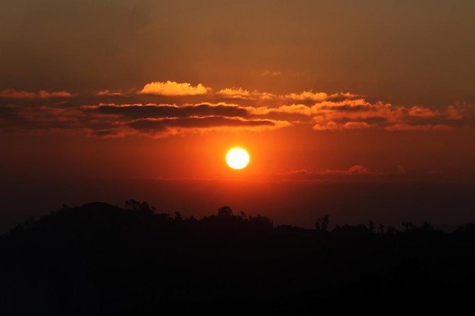 Bhaktapur and Changu Narayan Temple Sightseeing With Nagarkot Sunset Tour - Nagarkot Hill Station