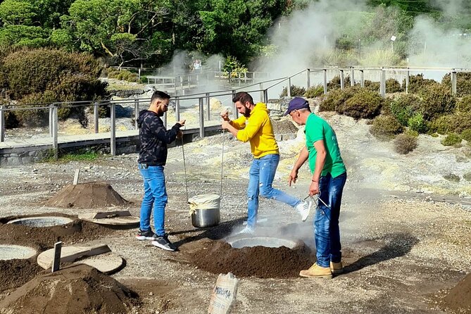 Family PRIVATE Hybrid 4X4 Tour - Furnas (Inc Hot Springs & Lunch) - Gourmet Lunch Inclusion