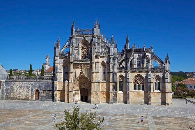 Fatima, Batalha Monastery, Nazaré and Obidos With a Local - Private Tour - Transportation and Logistics