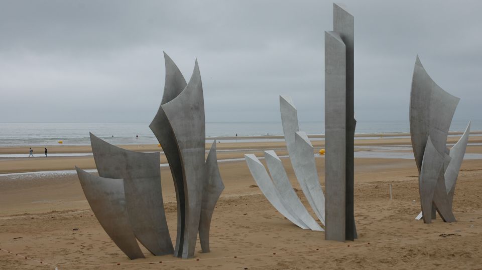 From Bayeux: Omaha Beach, Cemetery, and Pointe Du Hoc Tour - Tour Itinerary