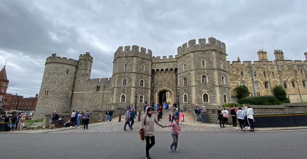 From London: Windsor Castle & Stonehenge Private Day Trip - Itinerary