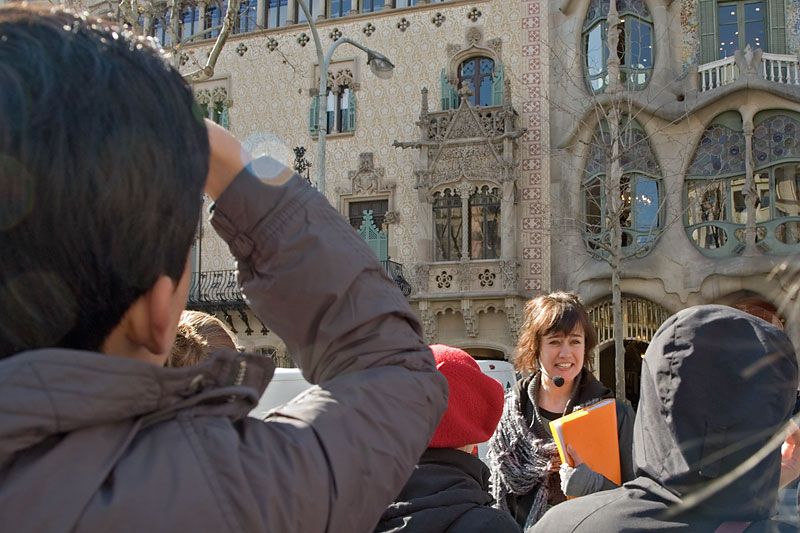 Gaudí Free Tour in English - Experience Description