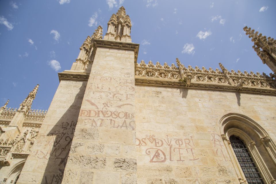 Granada: Royal Chapel and Historical Center Walking Tour - Meeting Point Details