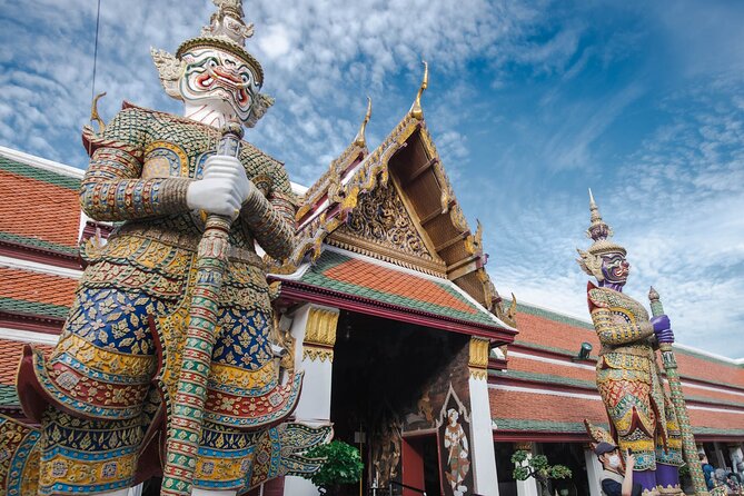 Grand Palace & Wat Arun Immersive Guided Walking Tour 3-Hour - Participant Requirements and Recommendations