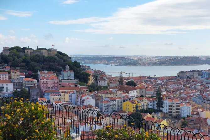 Half-Day Premium Tour of Lisbon - Common questions