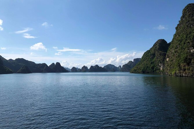 Halong Bay Cruise With Cave, Kayaking, Swimming – Buffet Lunch