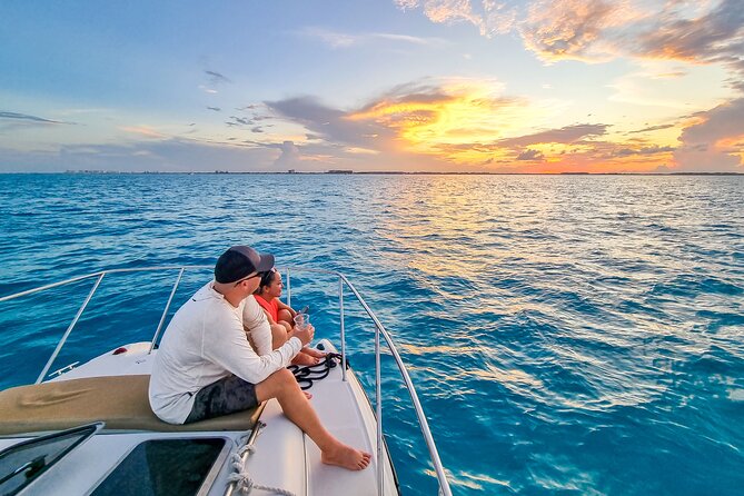 Isla Mujeres, Cancún Private Sunset Trip - Sunset Experience and Onboard Amenities