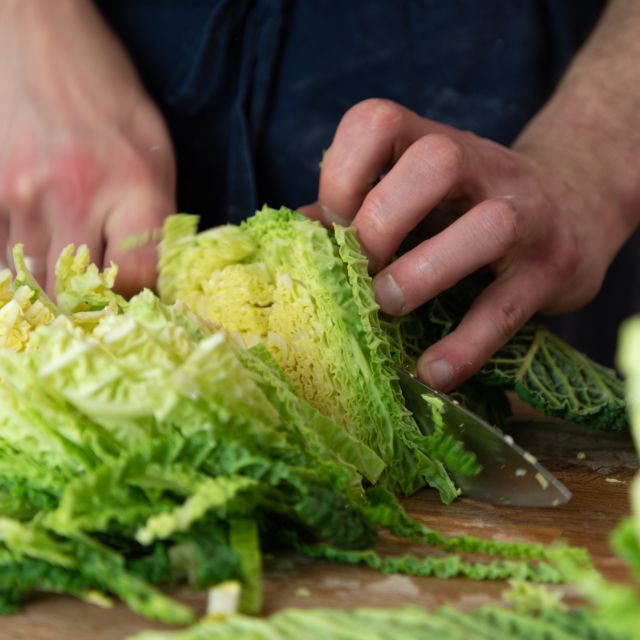 Lake Como: Pizzoccheri Cooking Class in Valsassina - Language and Group Size