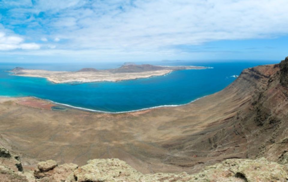 Lanzarote: Full Day Bus Tour With Scenic Views - Tour Highlights