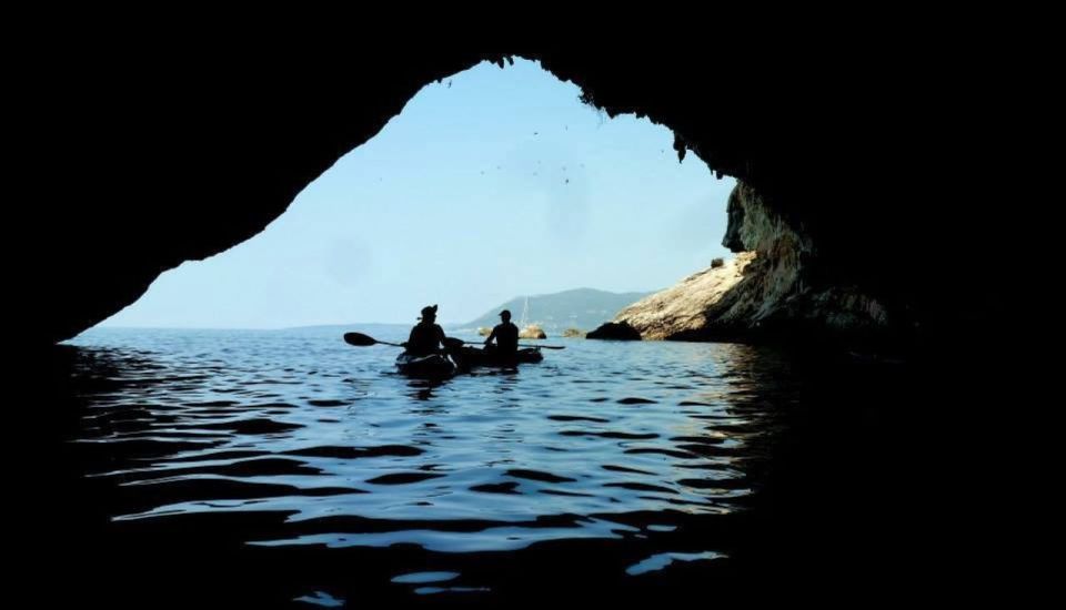 Lefkada: Agios Ioannis & Papanikolis Cave Kayak Tour - Meeting Point and Requirements
