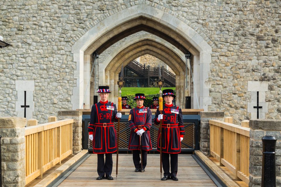 London: Tower of London Beefeater Welcome & Crown Jewels - Visitor Testimonials