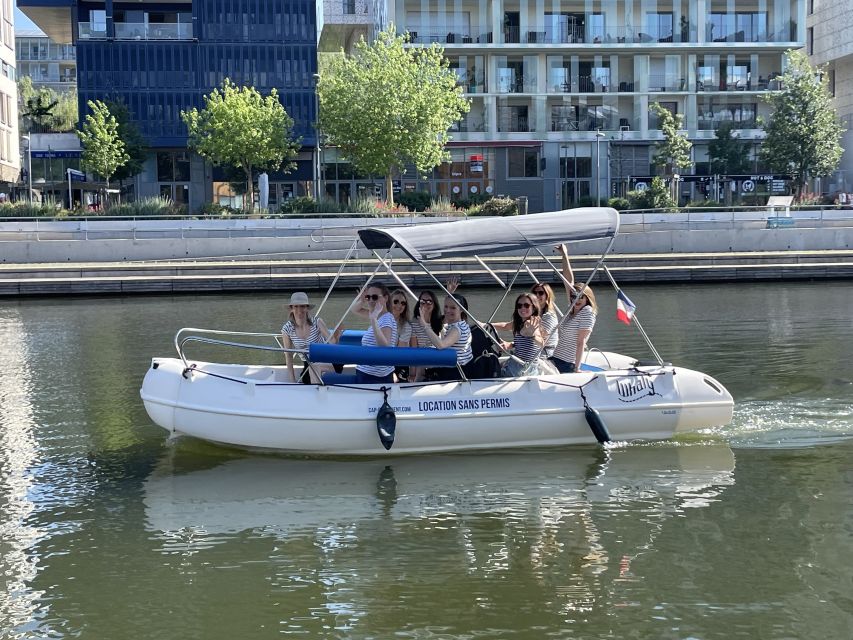 Lyon: Electric Boat Rental Without a License - Inclusions