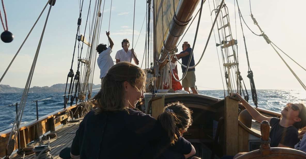 Marseille: Sunset Sailing Dinner in the Frioul Archipelago - Full Description of the Activity