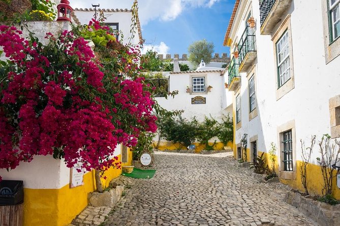 Medieval Towns of Óbidos and Alcobaça From Lisbon With Lunch - Visit to Óbidos