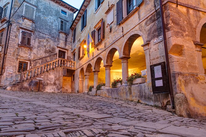 Motovun and Groznjan Guided Tour With Truffle Tasting