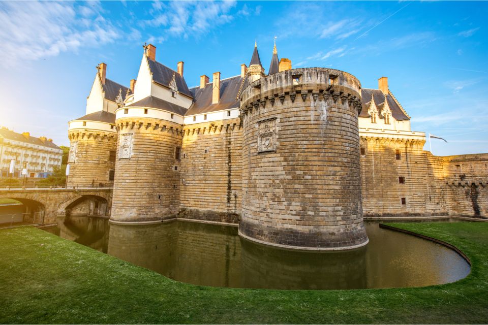 Nantes: Self-Guided Scavenger Hunt & Walking Tour - Itinerary