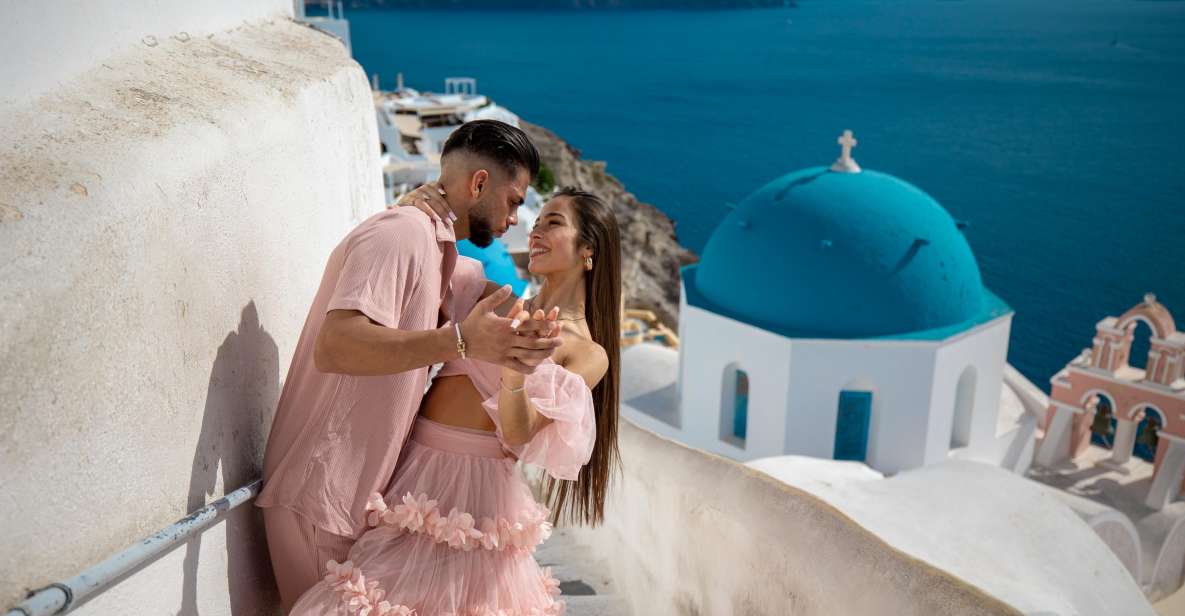 Oia: Couple Photoshoot With 50 Digital Edited Photos - Photographer Expertise