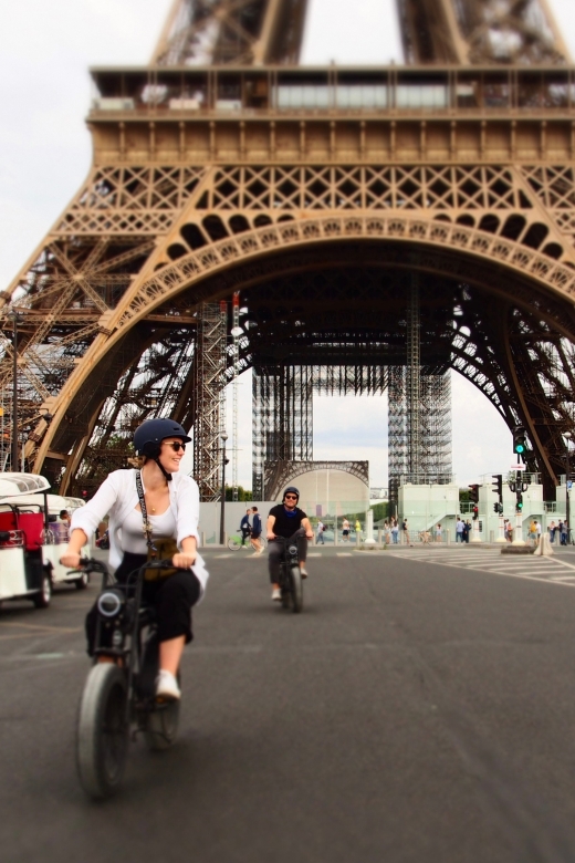 Paris: City Highlights Private Electric Bike Tour With Video - Experience Includes