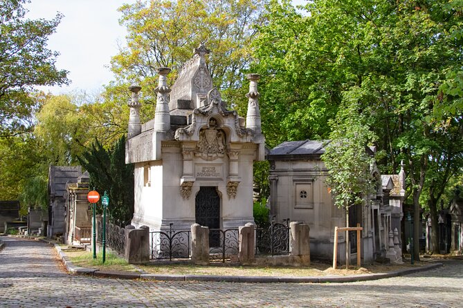 Paris Père Lachaise Cemetery Love Affairs and Death Walking Tour - Reviews and Traveler Support