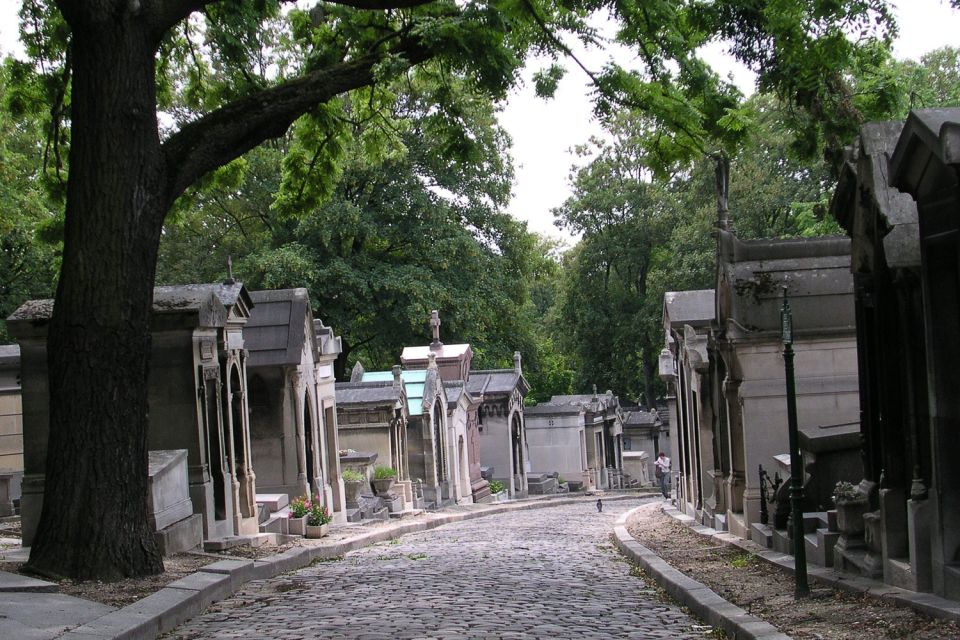 Paris: Père Lachaise Cemetery Walking Tour - Common questions