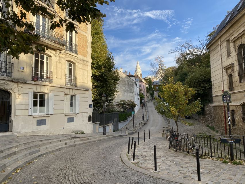 Paris: Secret Montmartre Smartphone Audio Walking Tour - Meeting Point