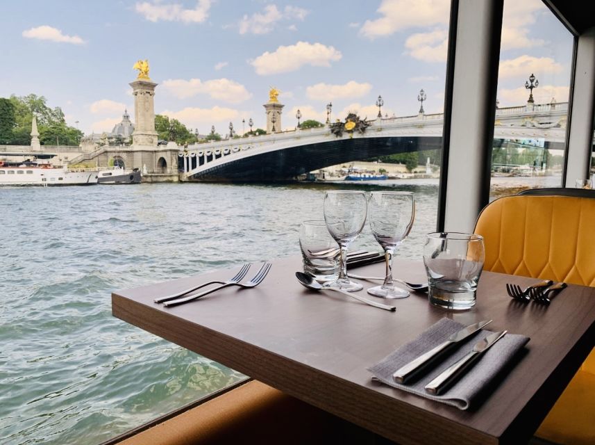 Paris : Seine River Bistronomic Dinner Cruise - Cruise Highlights