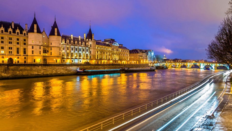 Paris: Valentine Day Dinner Cruise on the Seine River - Overall Experience