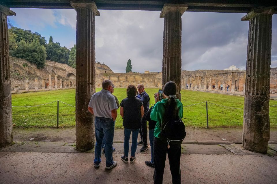 Pompei: Guided Tour and Pizza in Town - Itinerary