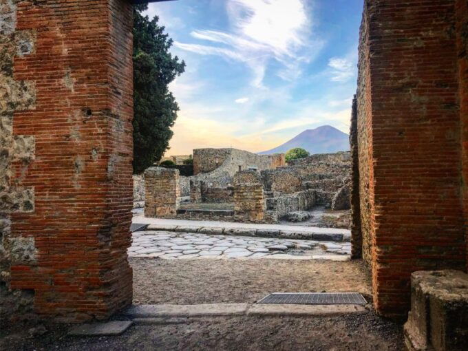 Pompeii: Guided Tour With Skip-The-Line Entry - Experience Highlights