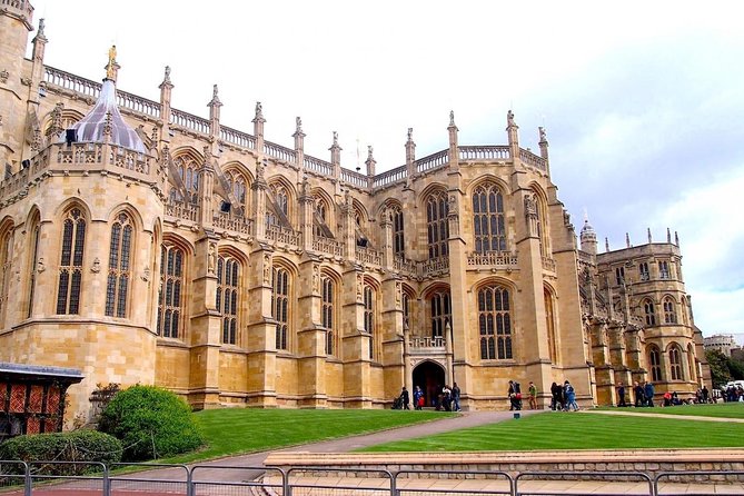 Private Chauffeured Luxury Minivan to Windsor Castle From London - Pricing