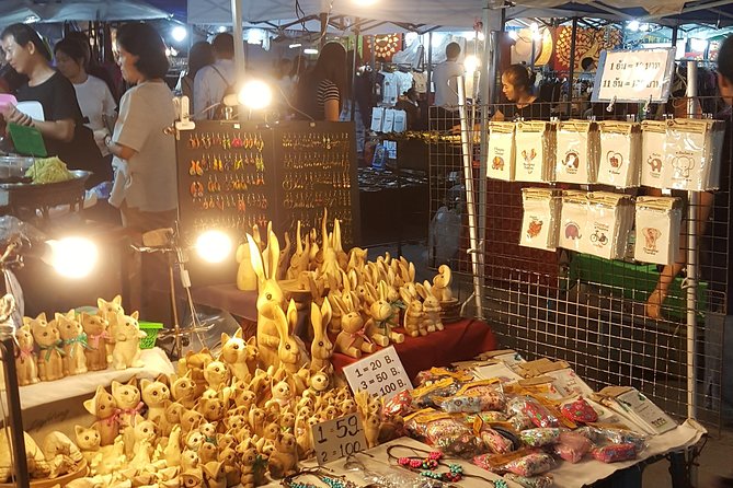 Private Tour: Chiang Mai Evening "Street Food" Walking Tour - Local Guides