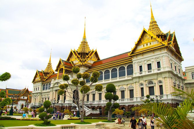 Private Tour: Magnificent Grand Palace and Emerald Buddha - Group Size Options