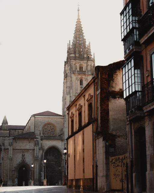 Private Tour to Oviedo - Main Monuments Visited