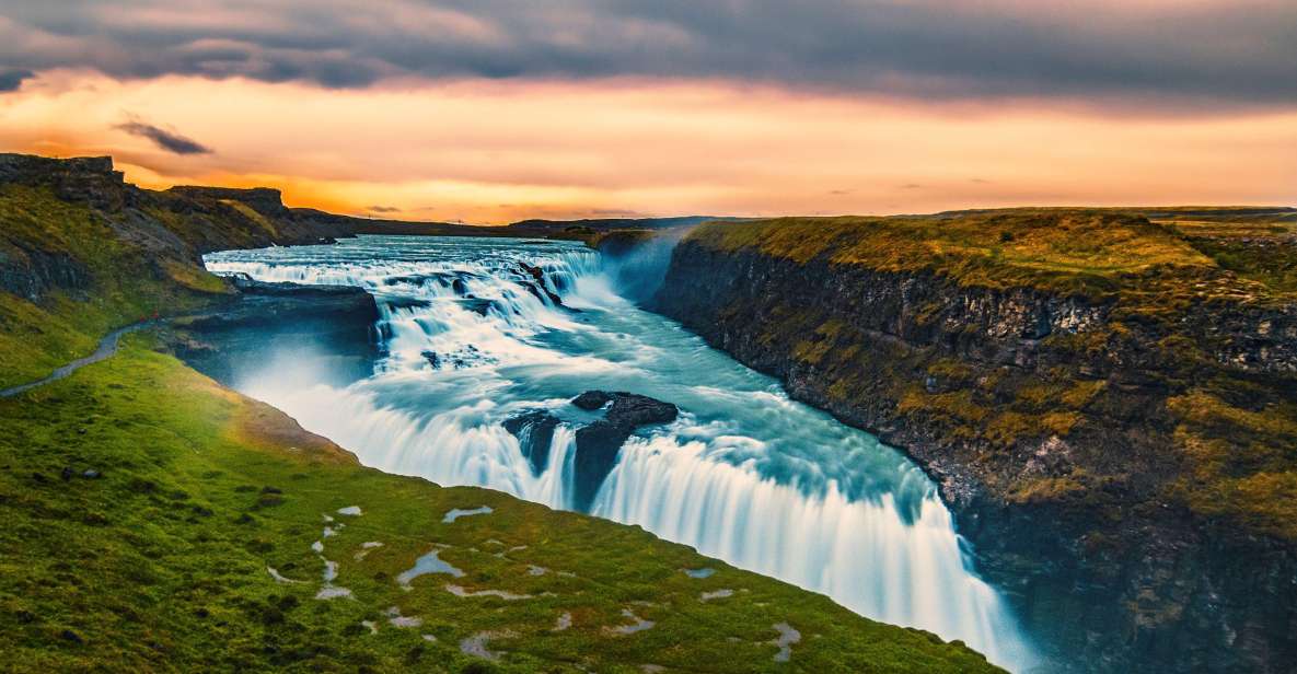 Reykjavik: Golden Circle, Tomato Farm and Kerið Crater Tour - Tour Highlights