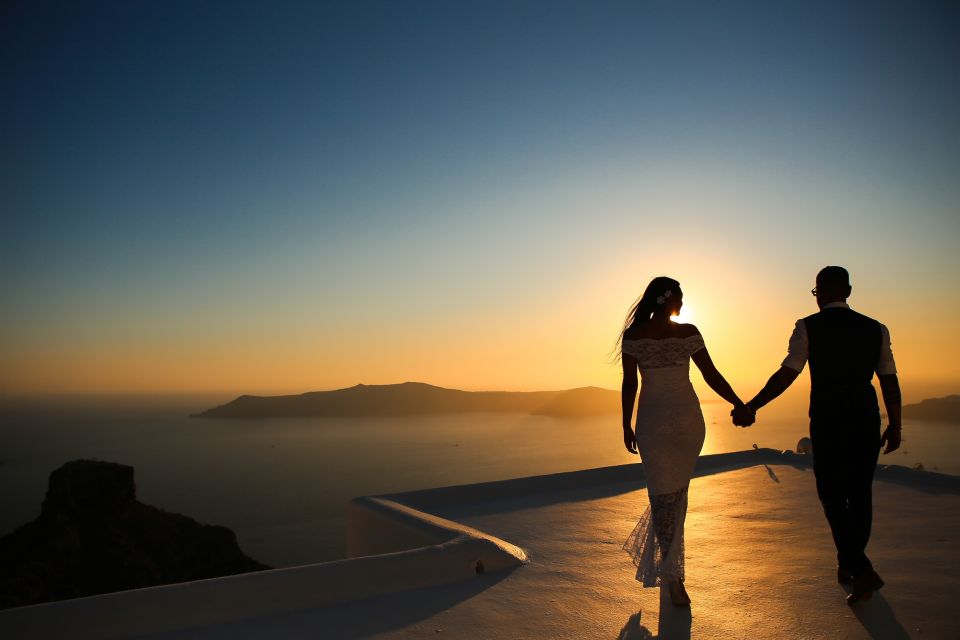 Santorini: Sunset Photo Shoot With a Personal Photographer - Inclusions in the Package