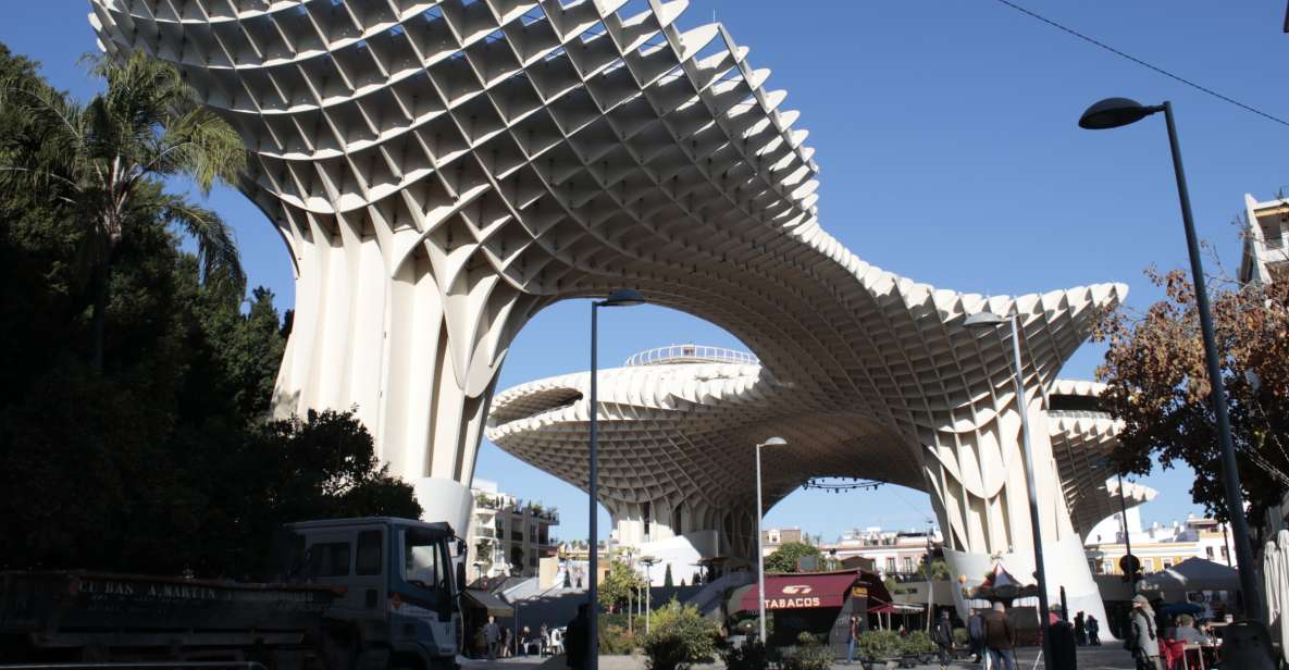 Seville: 3-Hour Guided Walking Tour & Palacio De Las Dueñas - Tour Experience