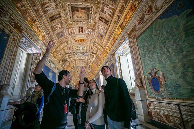 Skip-The-Line Night Tour Vatican Museums With Sistine Chapel - Experience the Sistine Chapel