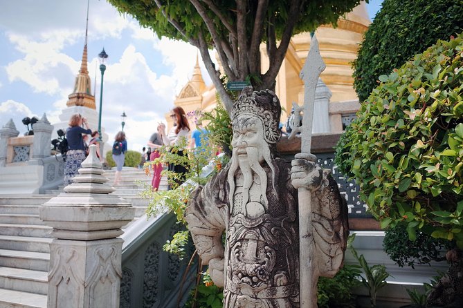 Step Back In Time: Explore Bangkoks Historical Koh Kret Island - Local Artisans and Craftsmanship