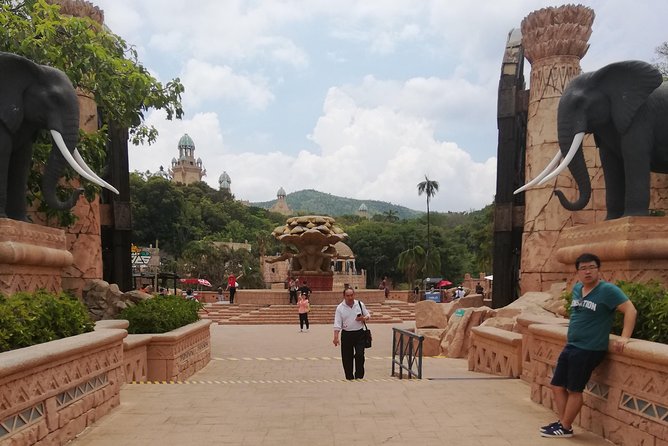 Sun City Day Tour From Johannesburg ZAR R2600 - Common questions