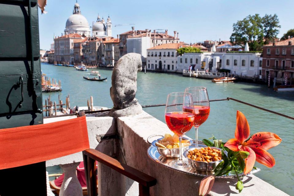 Venice: Romantic Palace Dinner and Private Gondola Ride - Reservation & Cancellation
