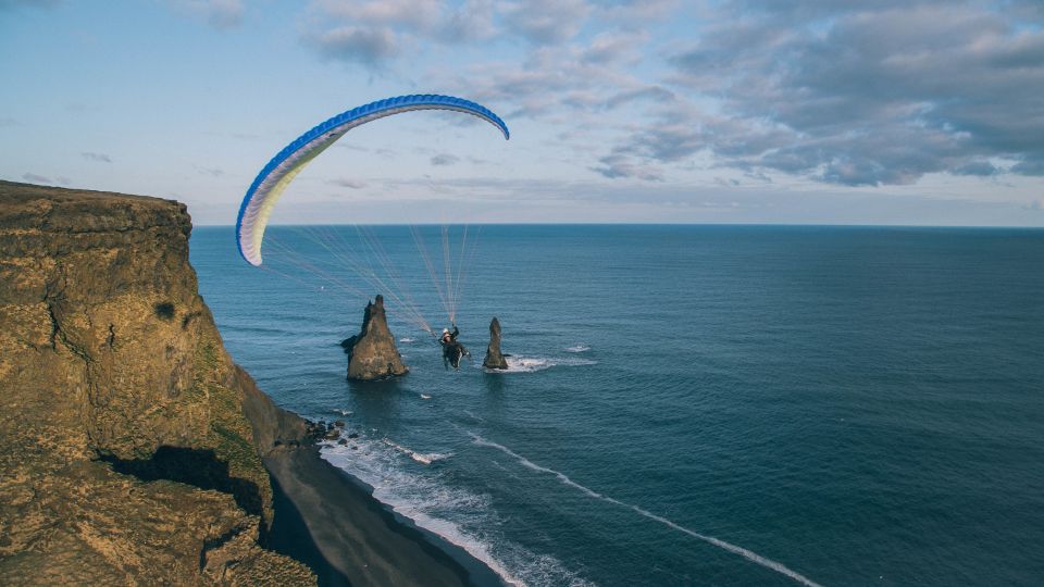 Vík: Paragliding Tandem Flight - Meeting Point and Safety