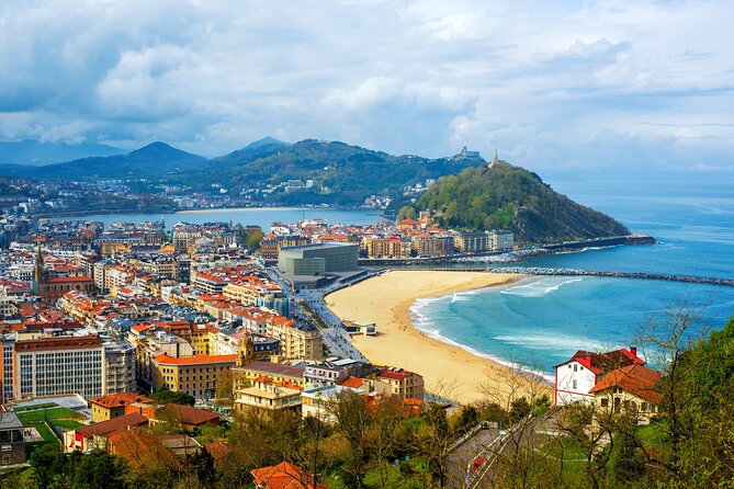 Walking Tour Through the Emblematic Places of San Sebastián - Scenic Beauty Along the Way